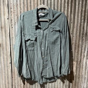 Stylish Green Button-Up Shirt
